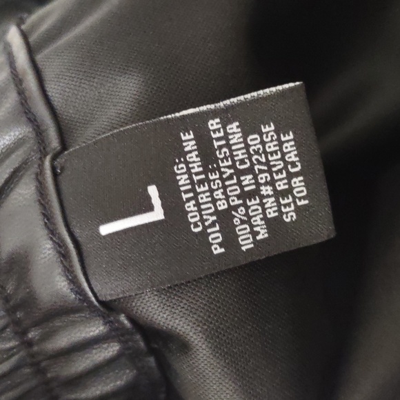 NWT Almost Famous Large Black Faux Leather Skater Cargo Pants - Picture 5 of 13